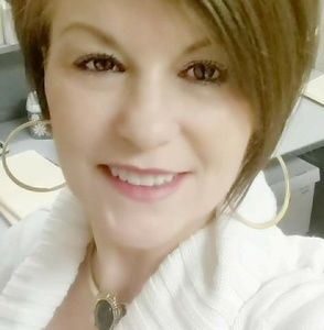 Meet your Posher, Debra